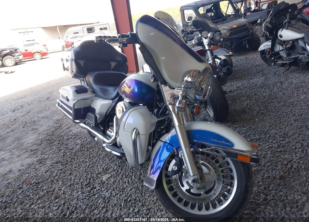 2010 HARLEY-DAVIDSON FLHTCU VIN: 1HD1FC418AB659987