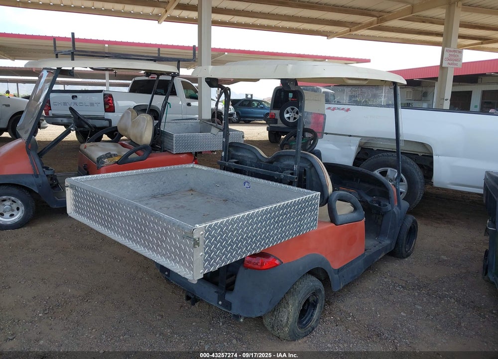 2010 CLUB CARRYALL 500 VIN: PQ1018093788