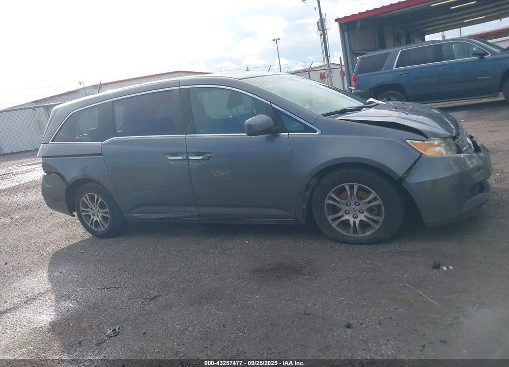 2011 HONDA ODYSSEY EX-L VIN: 5FNRL5H63BB077714
