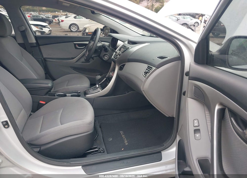 2013 HYUNDAI ELANTRA VIN: KMHDH4AEXDU985963