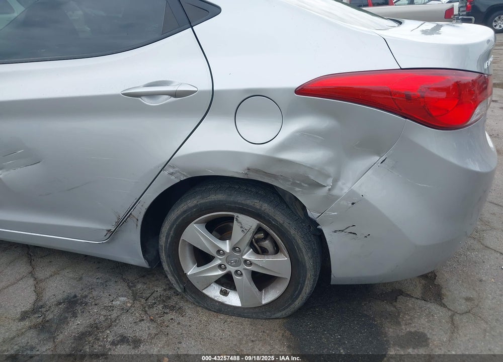 2013 HYUNDAI ELANTRA VIN: KMHDH4AEXDU985963