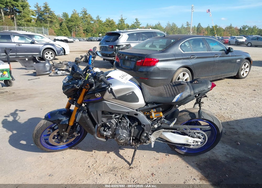 2023 YAMAHA MT09 D VIN: JYARN72E6PA001096