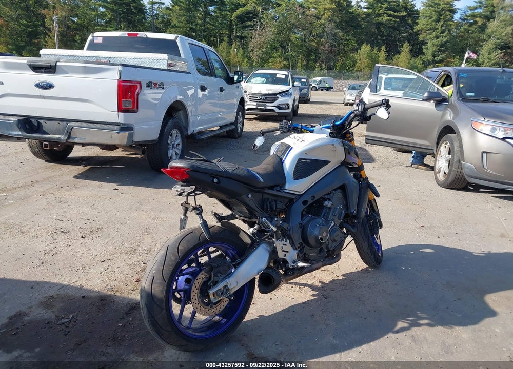 2023 YAMAHA MT09 D VIN: JYARN72E6PA001096