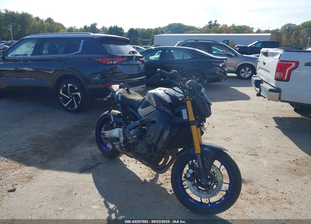 2023 YAMAHA MT09 D VIN: JYARN72E6PA001096