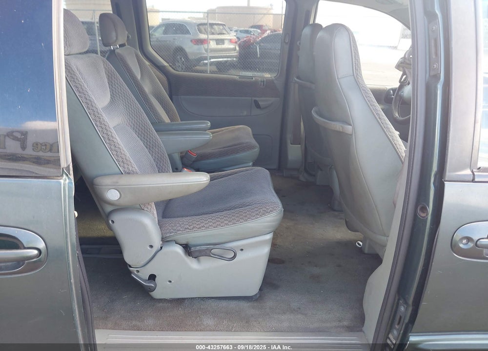 2000 DODGE GRAND CARAVAN SE VIN: 2B4GP44G5YR716285