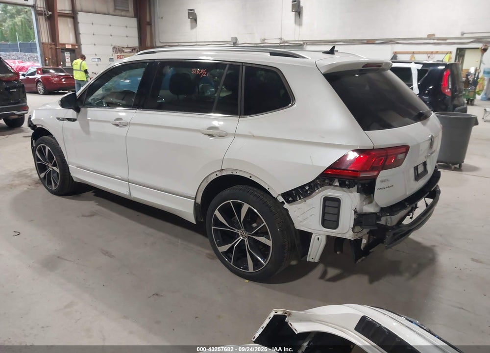 2022 VOLKSWAGEN TIGUAN 2.0T SEL R-LINE VIN: 3VV4B7AX8NM113992