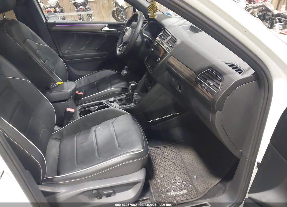 2022 VOLKSWAGEN TIGUAN 2.0T SEL R-LINE VIN: 3VV4B7AX8NM113992