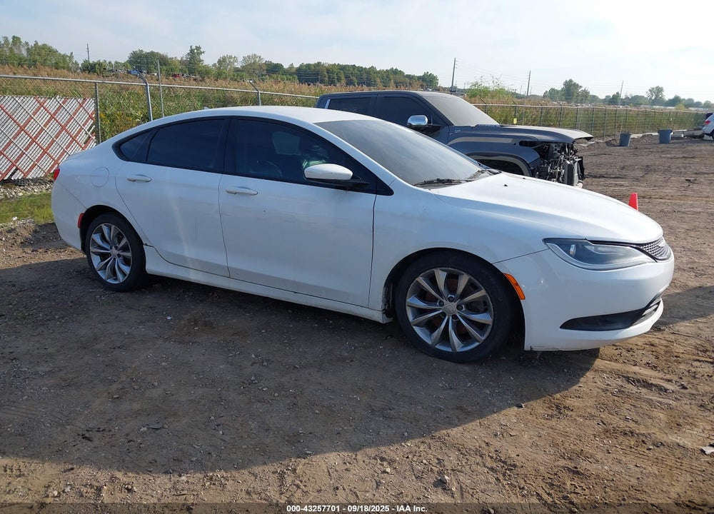 2015 CHRYSLER 200 S VIN: 1C3CCCDGXFN711735