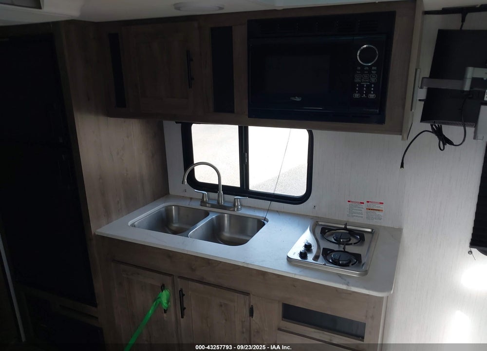 2021 HEARTLAND RV PIONEER VIN: 5SFPB2219ME464422