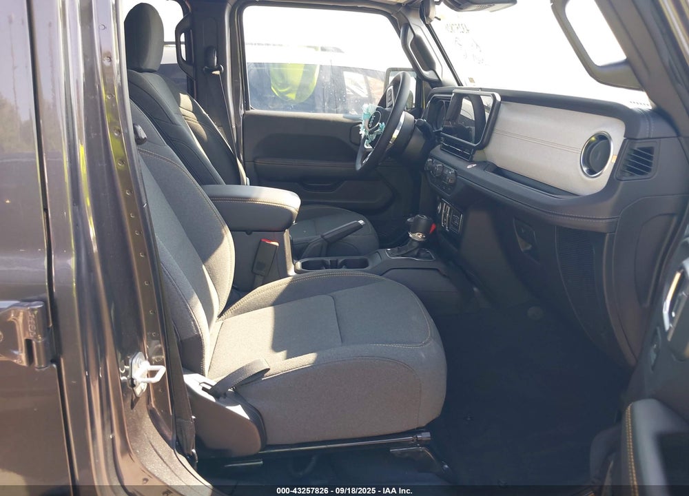 2025 JEEP WRANGLER 4-DOOR SAHARA 4X4 VIN: 1C4PJXEN5SW525130