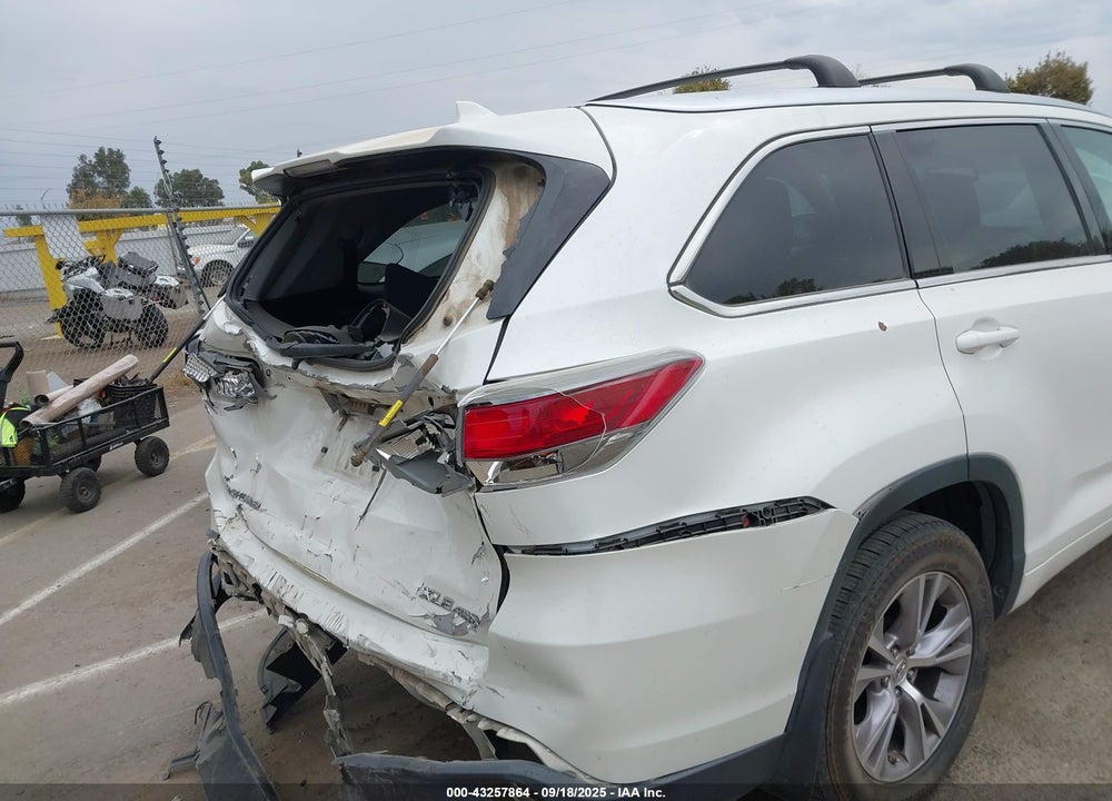 2015 TOYOTA HIGHLANDER VIN: 5TDJKRFH4FS209490