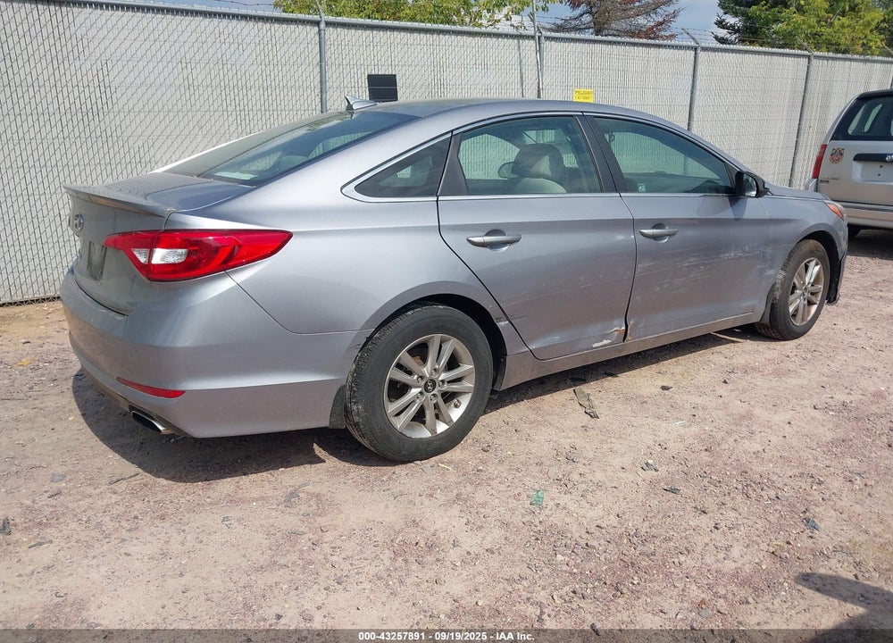 2015 HYUNDAI SONATA VIN: 5NPE24AF3FH157866