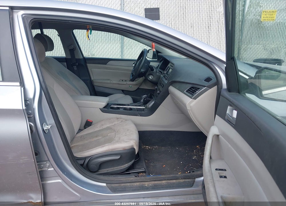 2015 HYUNDAI SONATA VIN: 5NPE24AF3FH157866