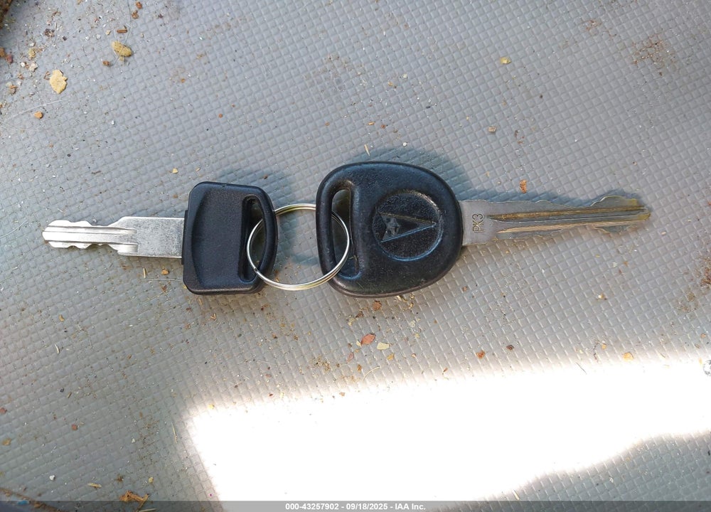 2005 PONTIAC MONTANA SV6 VIN: 1GMDV33L05D234855
