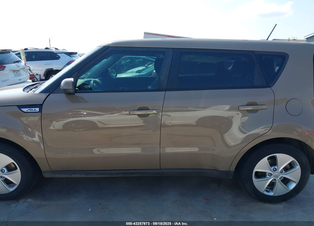 2015 KIA SOUL VIN: KNDJN2A25F7189102