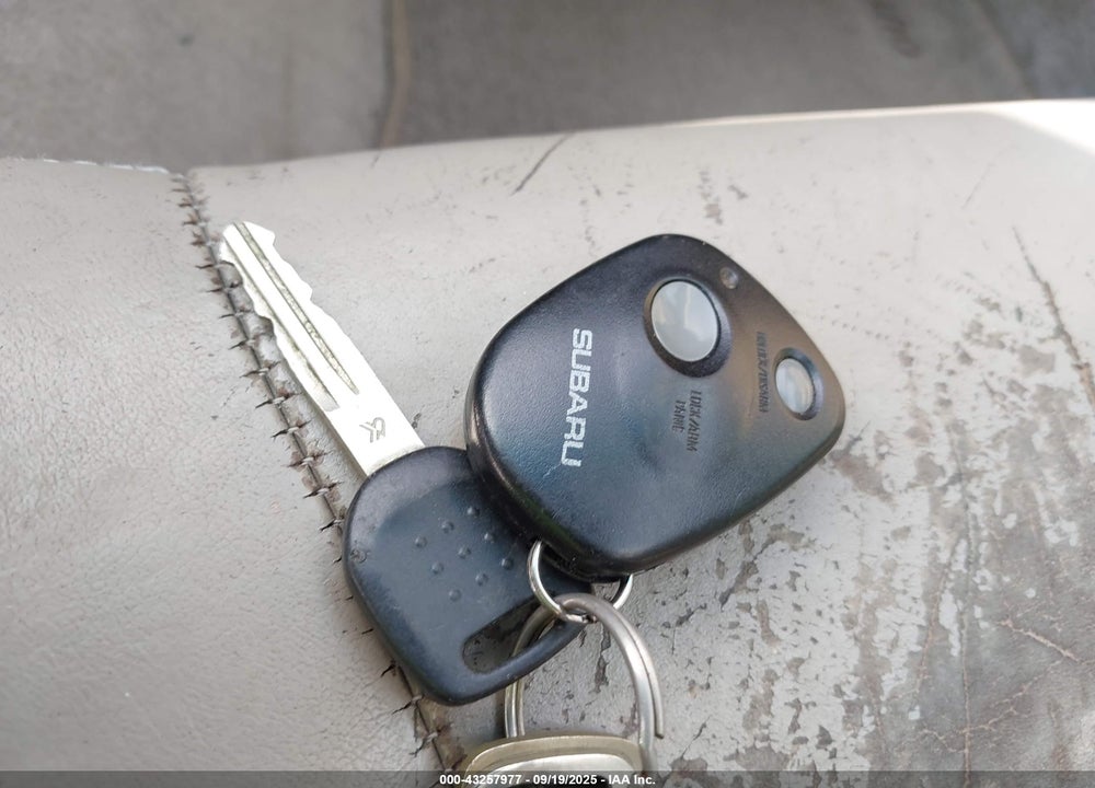 2000 SUBARU OUTBACK LIMITED VIN: 4S3BH6864Y7620222
