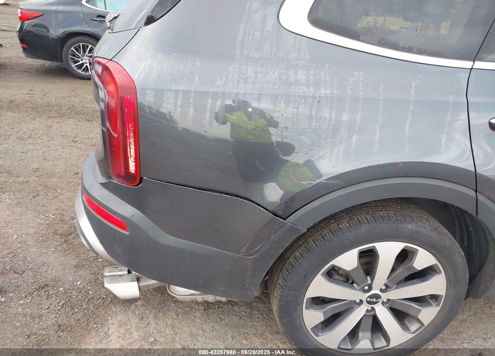 2022 KIA TELLURIDE S VIN: 5XYP64HC3NG276337