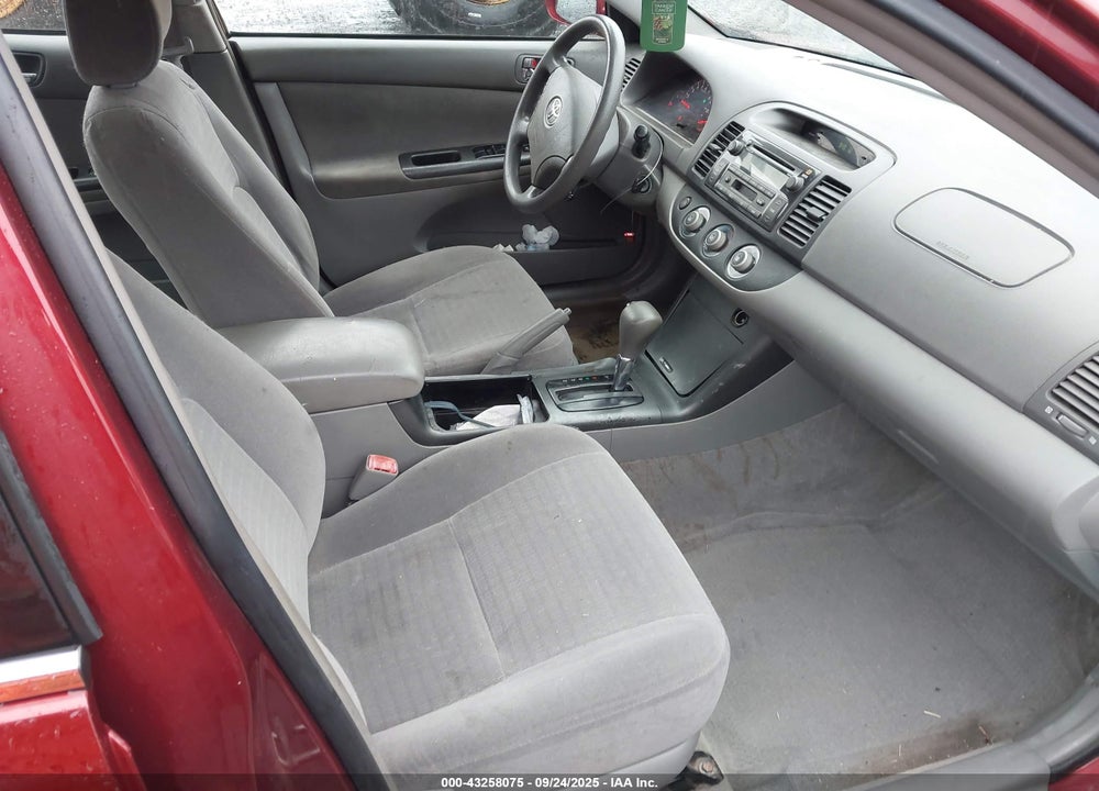 2005 TOYOTA CAMRY LE VIN: JTDBE32K153033492