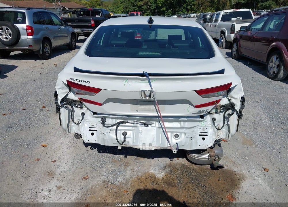 2022 HONDA ACCORD VIN: 1HGCV2F30NA021882