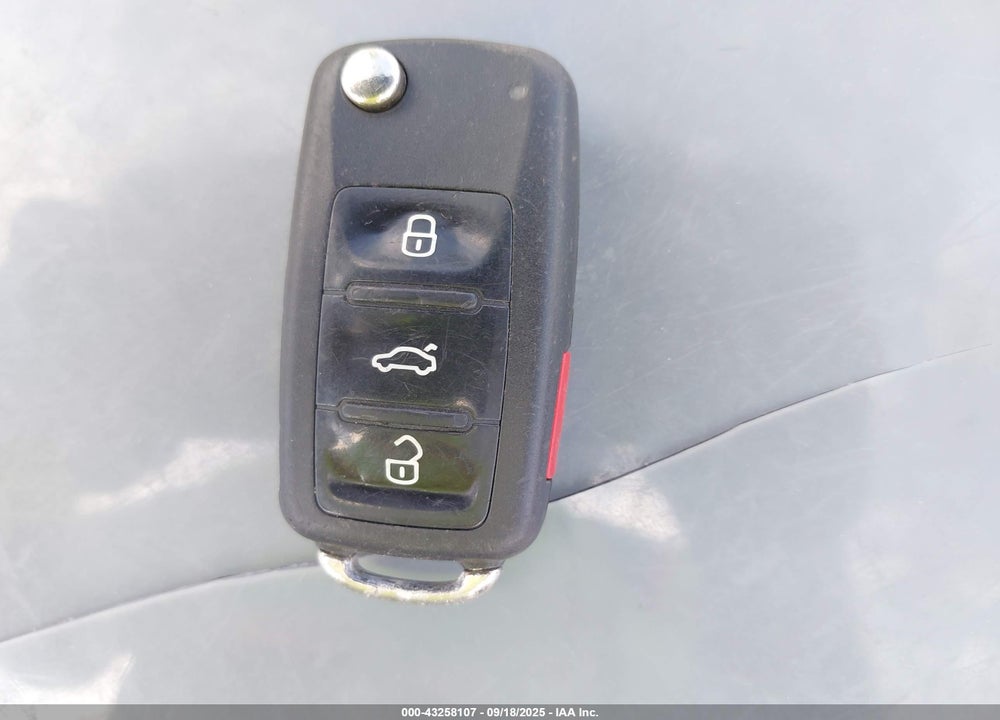 2015 VOLKSWAGEN JETTA VIN: 3VW2K7AJ0FM280086