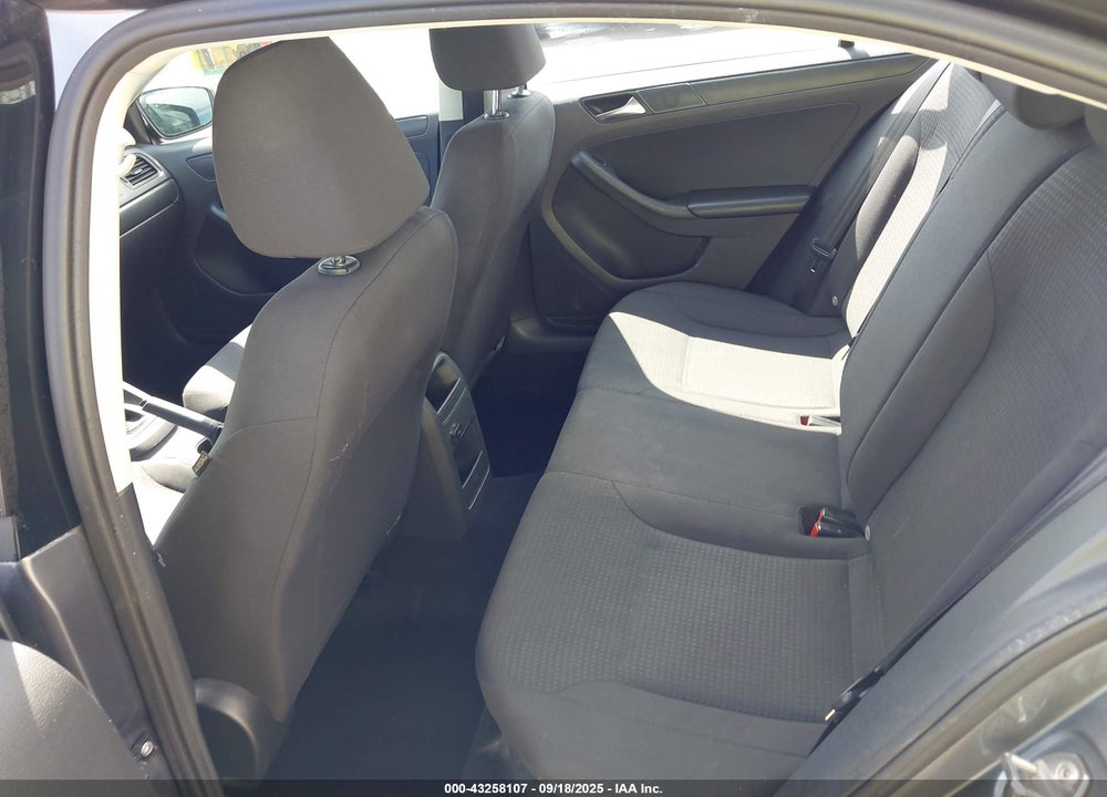 2015 VOLKSWAGEN JETTA VIN: 3VW2K7AJ0FM280086