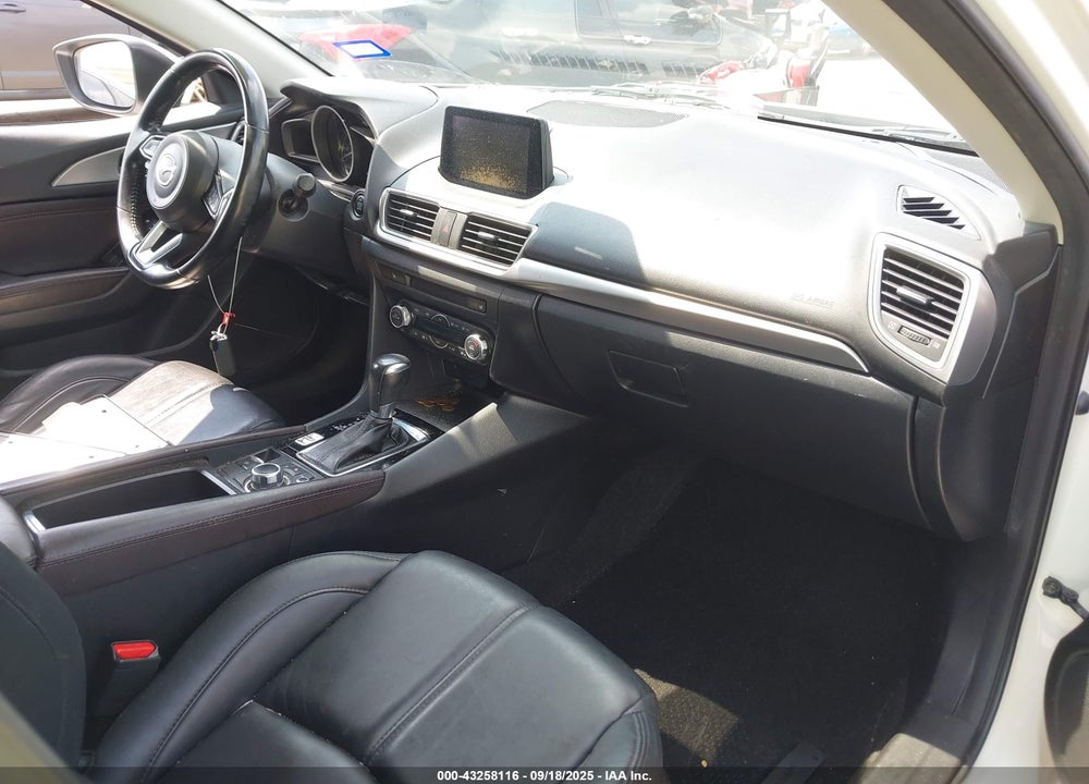 2018 MAZDA 3 VIN: 3MZBN1V39JM221658