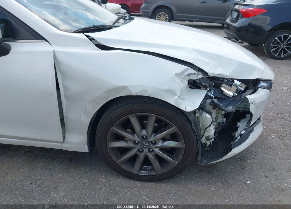2018 MAZDA 3 VIN: 3MZBN1V39JM221658