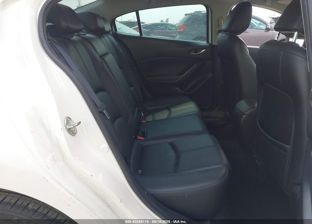 2018 MAZDA 3 VIN: 3MZBN1V39JM221658