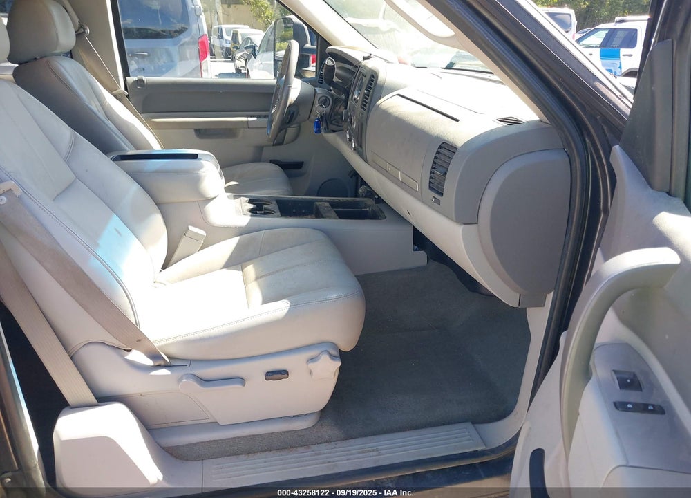 2010 GMC SIERRA 1500 SLE VIN: 1GTSKVE33AZ177934