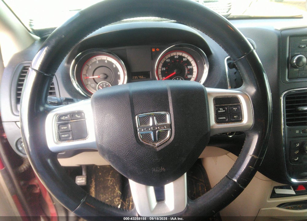 2016 DODGE GRAND CARAVAN VIN: 2C4RDGBG2GR168012
