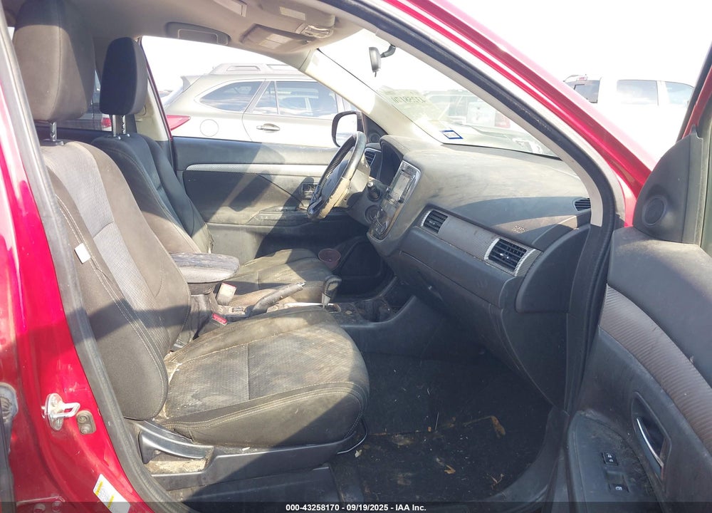 2016 MITSUBISHI OUTLANDER SE VIN: JA4AD3A32GZ040373