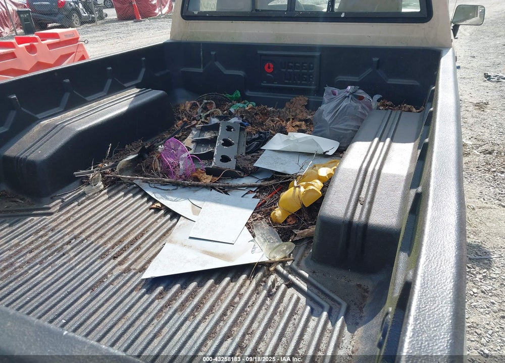 1987 TOYOTA PICKUP 1/2 TON RN50 VIN: JT4RN50RXH0279960