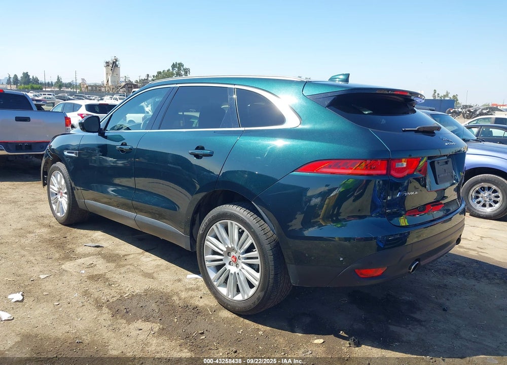 2018 JAGUAR F-PACE VIN: SADCN2GX5JA320024