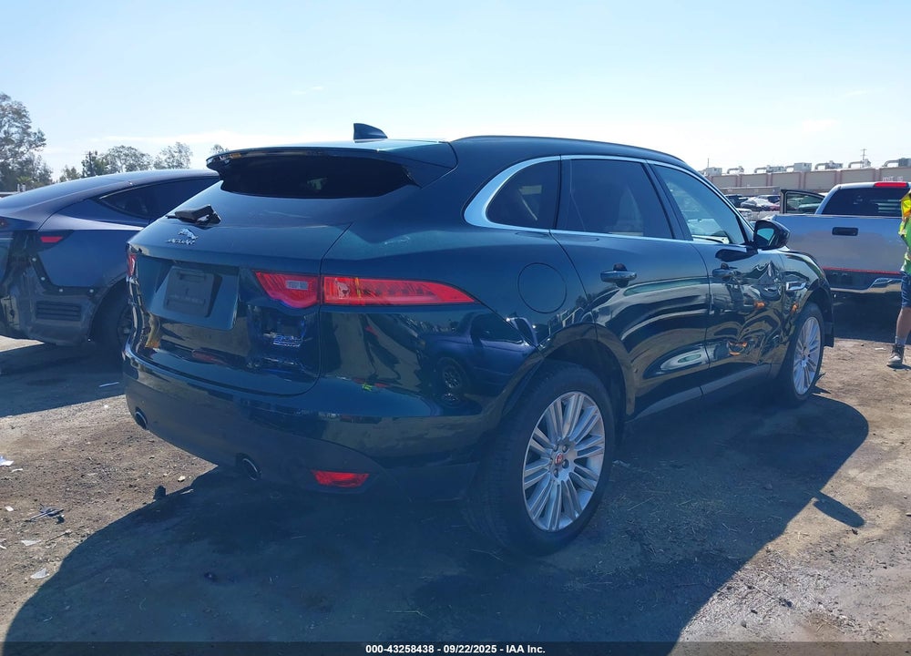 2018 JAGUAR F-PACE VIN: SADCN2GX5JA320024