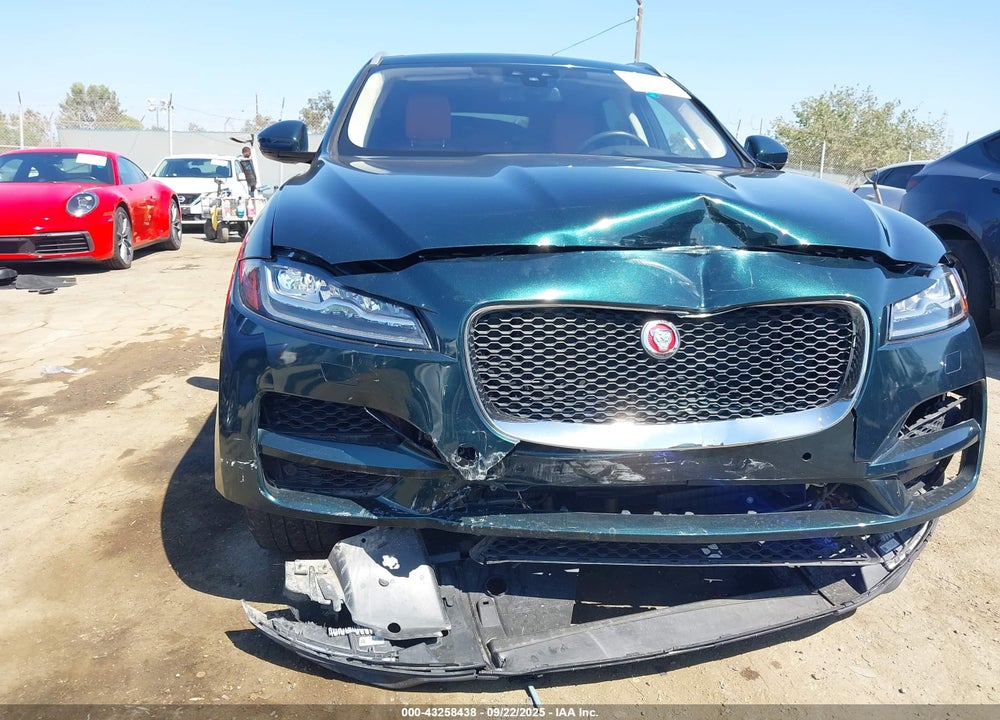 2018 JAGUAR F-PACE VIN: SADCN2GX5JA320024