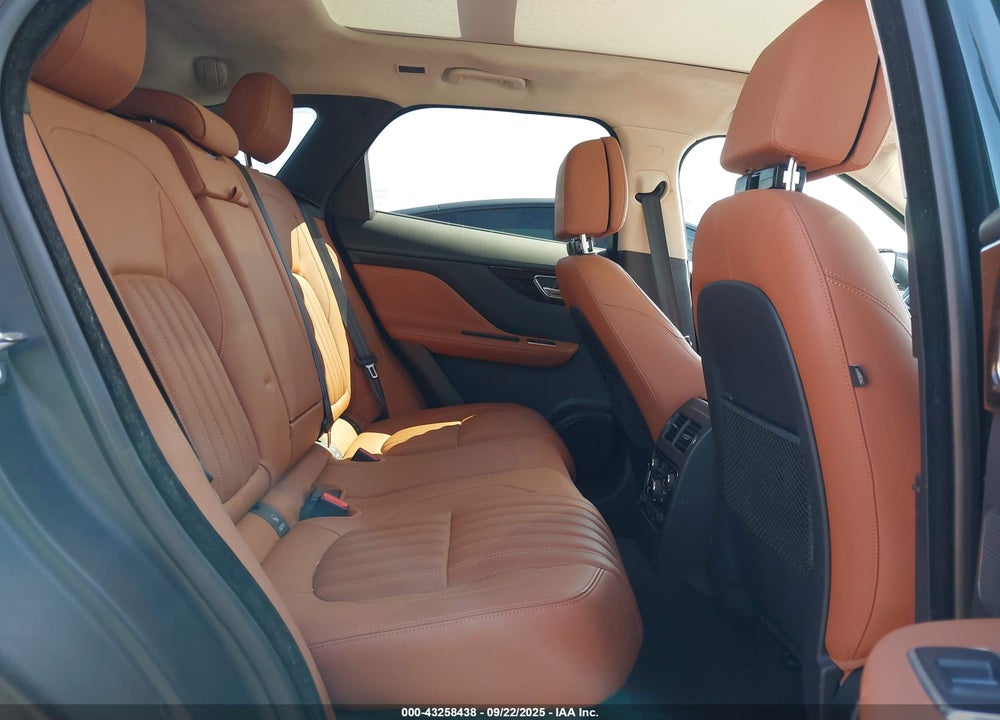 2018 JAGUAR F-PACE VIN: SADCN2GX5JA320024