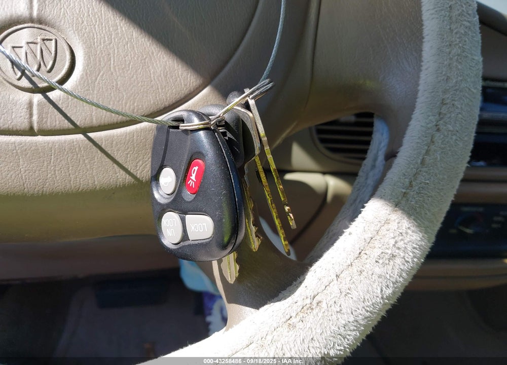 1998 BUICK CENTURY CUSTOM VIN: 2G4WS52M3W1568687