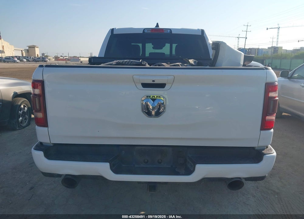 2021 RAM 1500 LAIE  4X4 5'7 BOX VIN: 1C6SRFJT4MN576054