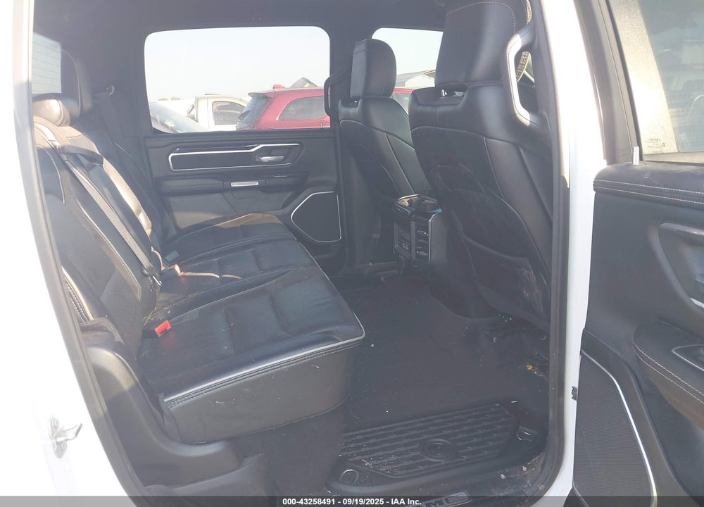 2021 RAM 1500 LAIE  4X4 5'7 BOX VIN: 1C6SRFJT4MN576054