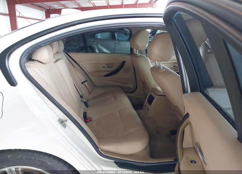 2013 BMW 3 SERIES VIN: WBA3B5C52DF596840