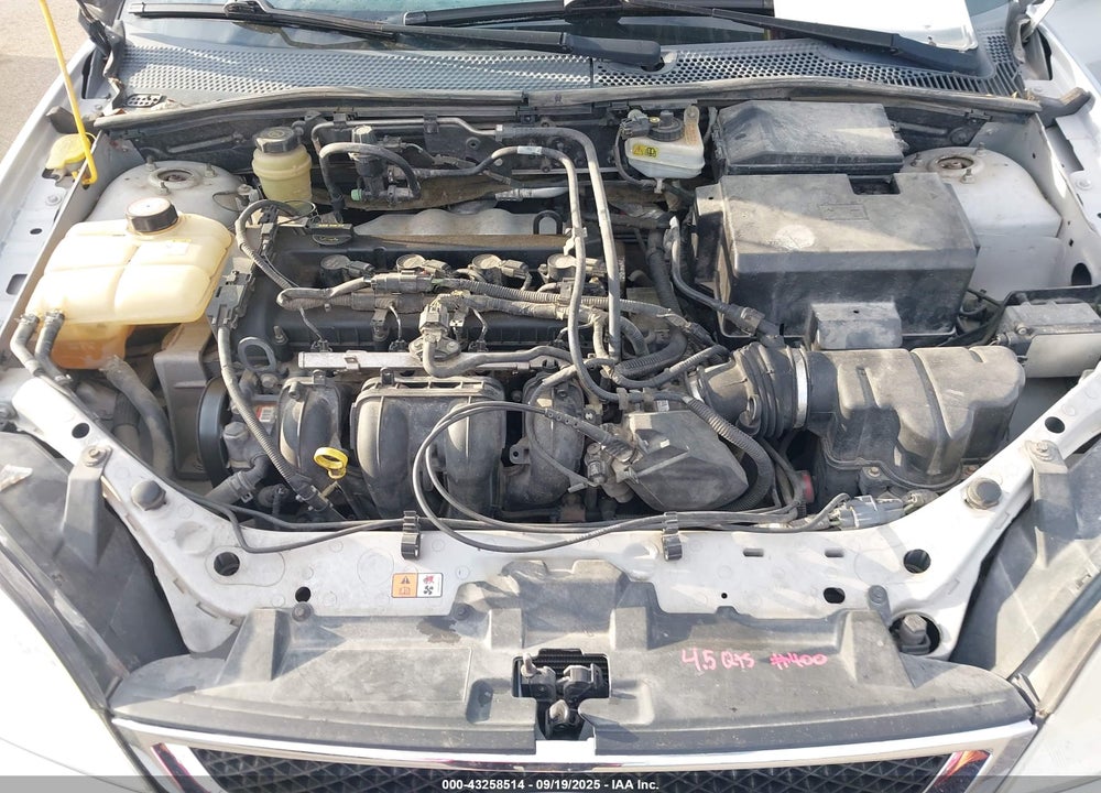 2005 FORD FOCUS ZX4 VIN: 1FAFP34N85W150073