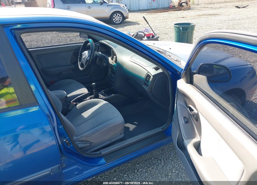2004 HYUNDAI ELANTRA GLS/GT VIN: KMHDN46D24U800345