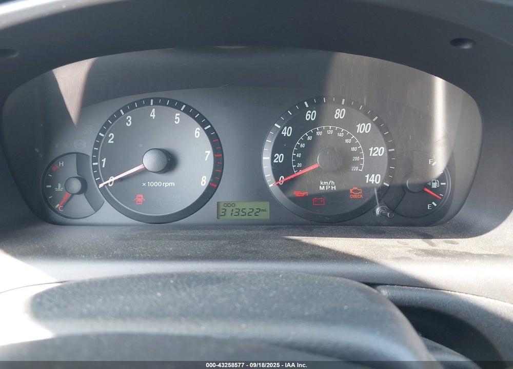 2004 HYUNDAI ELANTRA GLS/GT VIN: KMHDN46D24U800345