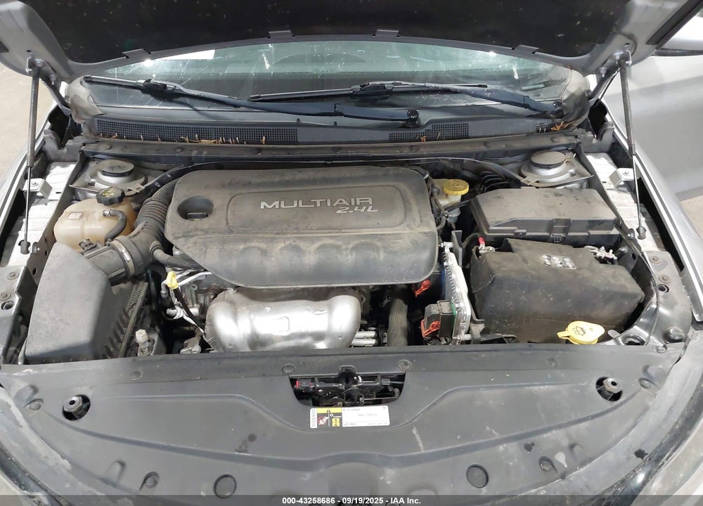 2015 CHRYSLER 200 S VIN: 1C3CCCBB1FN668085