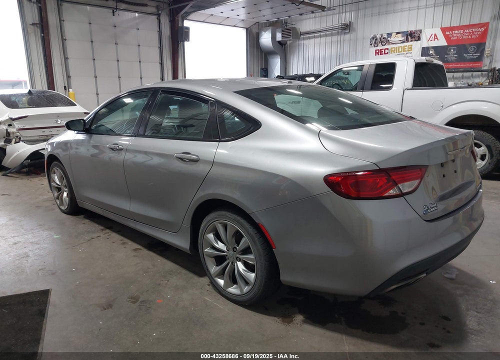 2015 CHRYSLER 200 S VIN: 1C3CCCBB1FN668085