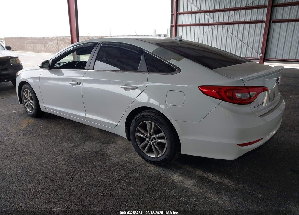 2015 HYUNDAI SONATA VIN: 5NPE24AF9FH158455