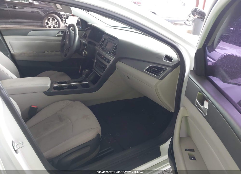 2015 HYUNDAI SONATA VIN: 5NPE24AF9FH158455