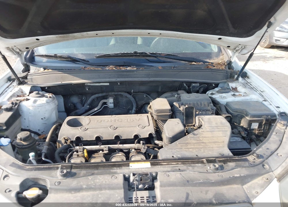 2011 HYUNDAI SANTA FE VIN: 5XYZGDAB0BG033765
