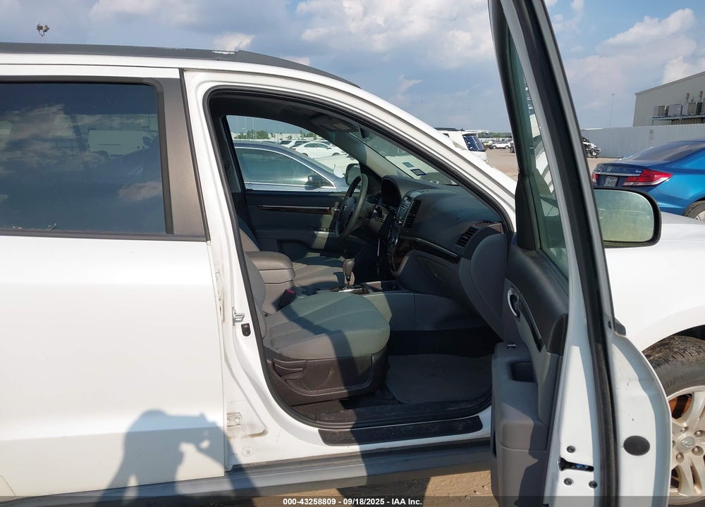 2011 HYUNDAI SANTA FE VIN: 5XYZGDAB0BG033765