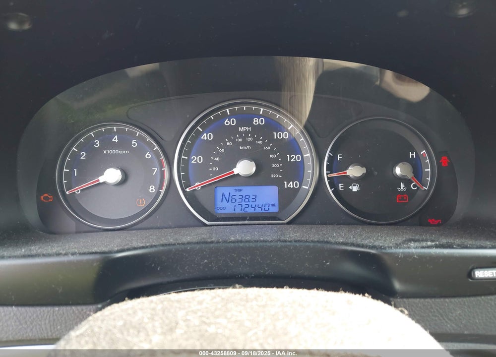 2011 HYUNDAI SANTA FE VIN: 5XYZGDAB0BG033765